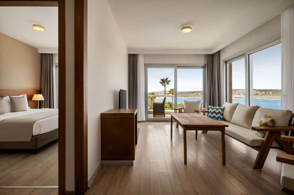 LA QUINTA BY WYNDHAM CESME-guestroom-Guest Room,Suite,On-Site.jpg