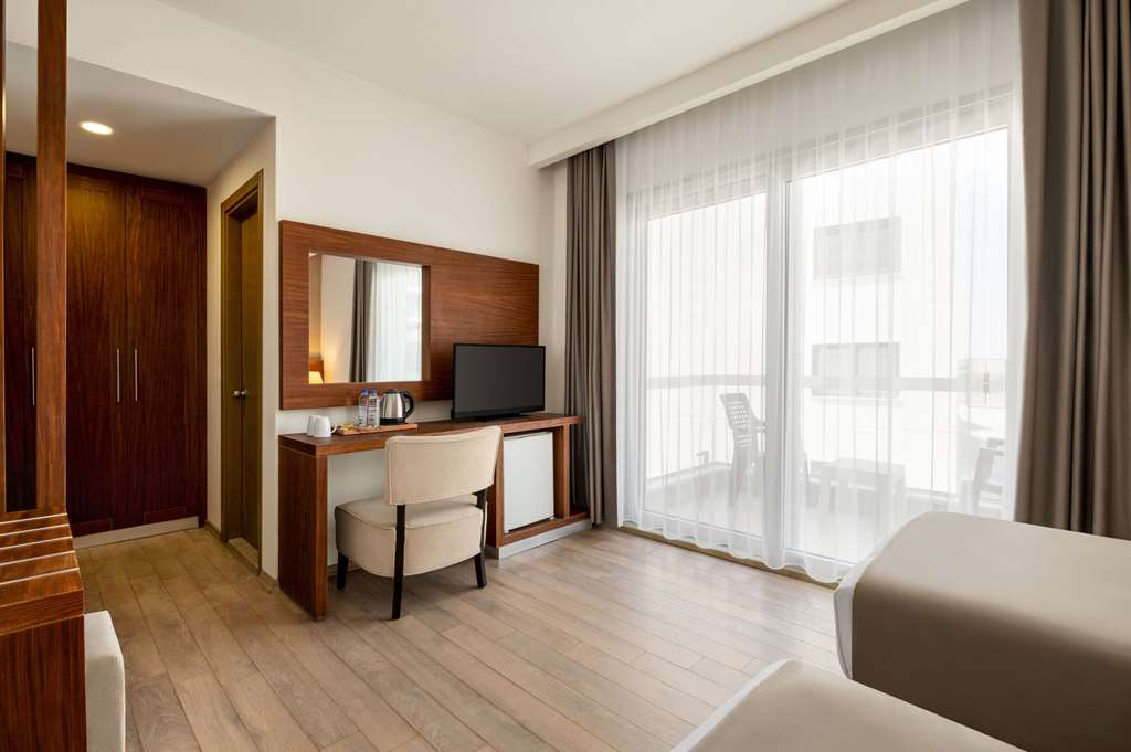 LA QUINTA BY WYNDHAM CESME-guestroom-Guest Room,On-Site.jpg