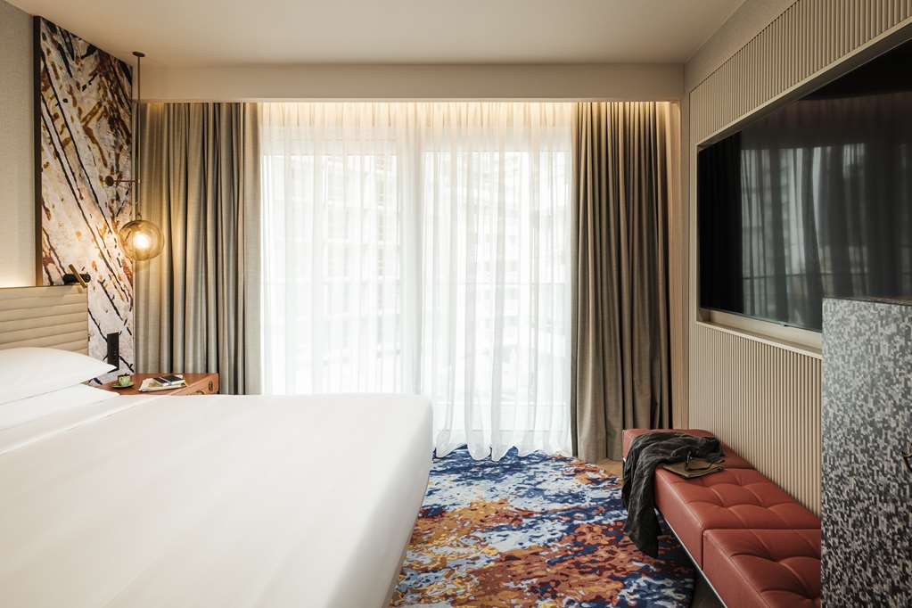 HYATT CENTRIC MALTA-guestroom-Guest Room,On-Site.jpg