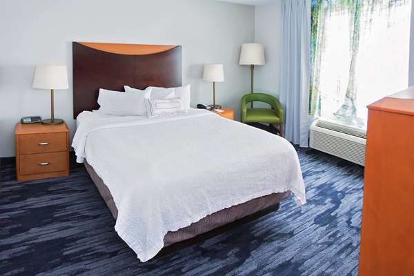2 Queen Beds, Mobility Accessible Room, Bathtub w/ Grab Bars, Non-Smoking