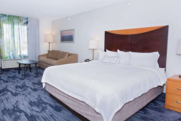 1 King Bed, Non-Smoking