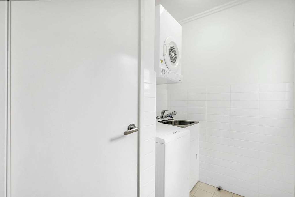 QUARTERDECKS RETREAT-guestroom-Guest Room,Bathroom,On-Site.jpg