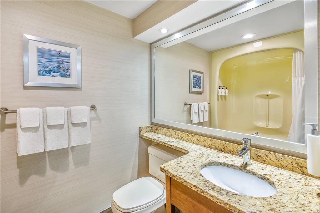 WATERFRONT INN AN ASCEND COLLECTION-guestroom-Guest Room,Bathroom,On-Site.jpg