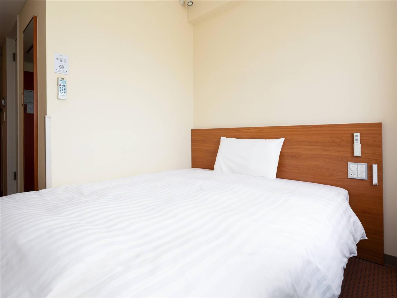 COMFORT INN ZENTSUJI INTER-guestroom-Guest Room,On-Site.jpg