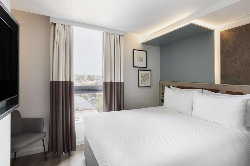 Spark by Hilton London Romford - Tap to explore photos