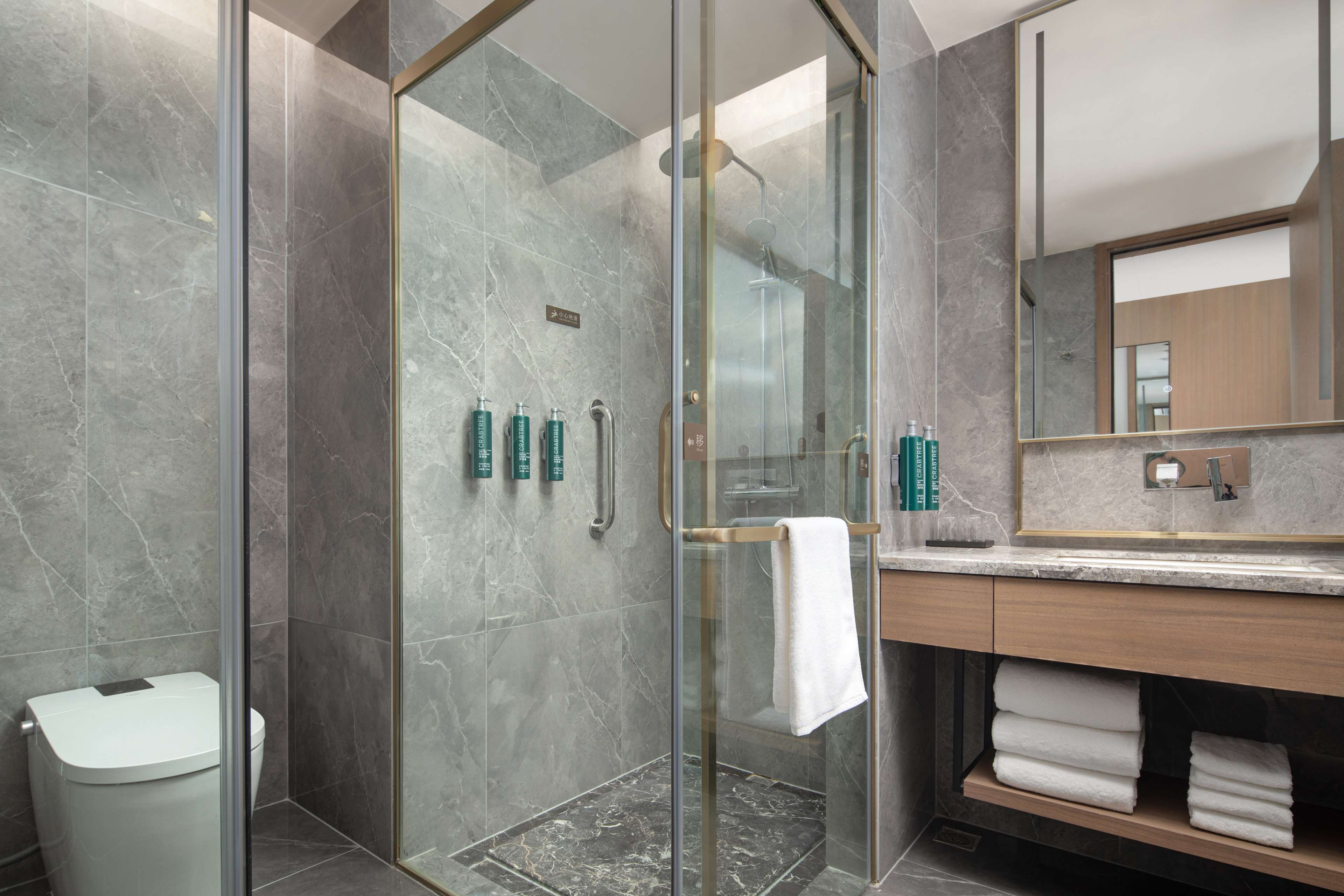 DoubleTree by Hilton Altay Fuyun Room Type - KING GUEST ROOM RIVER VIEW