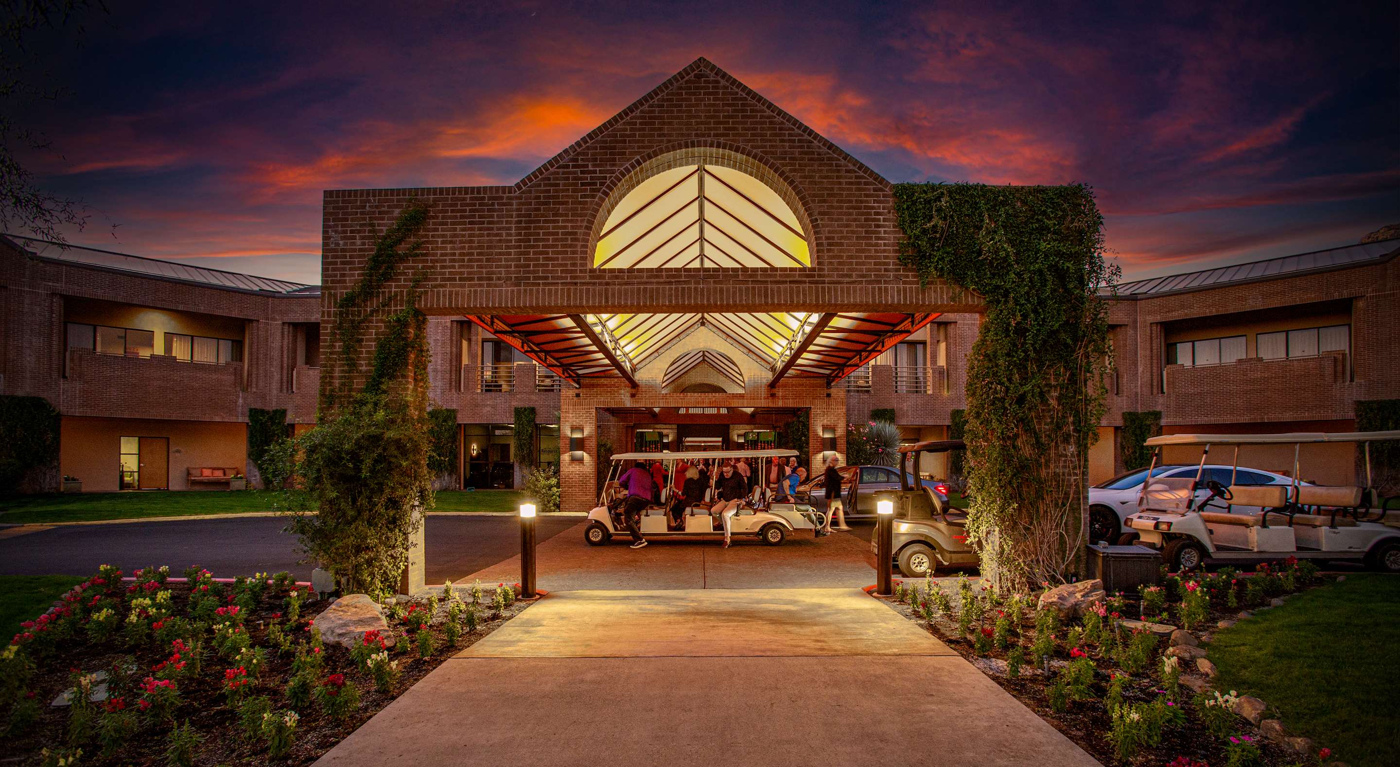 FrontEntrance Sunset | The Lodge at Ventana Canyon