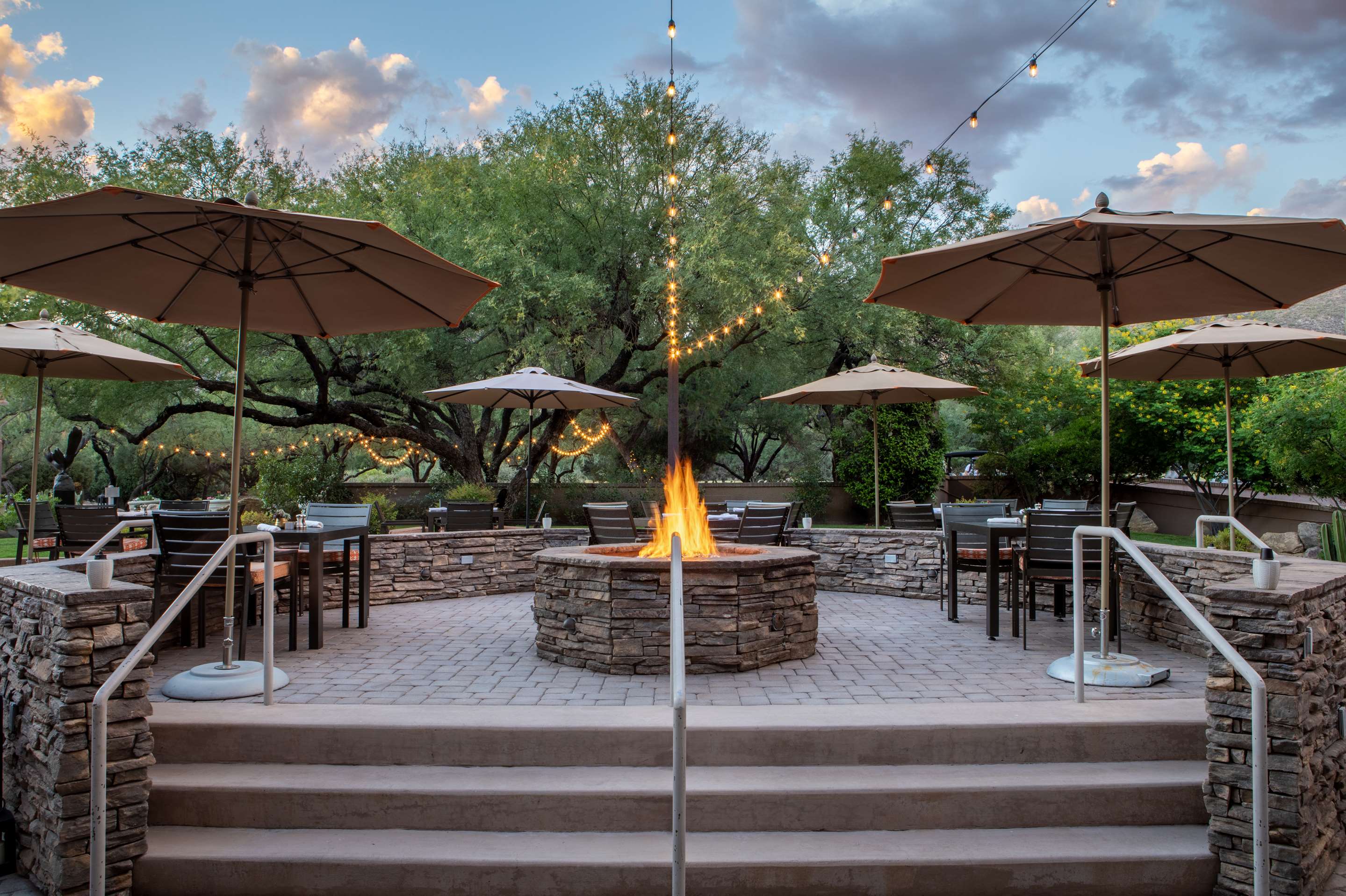 VentanaBar and GrillPatio | The Lodge at Ventana Canyon