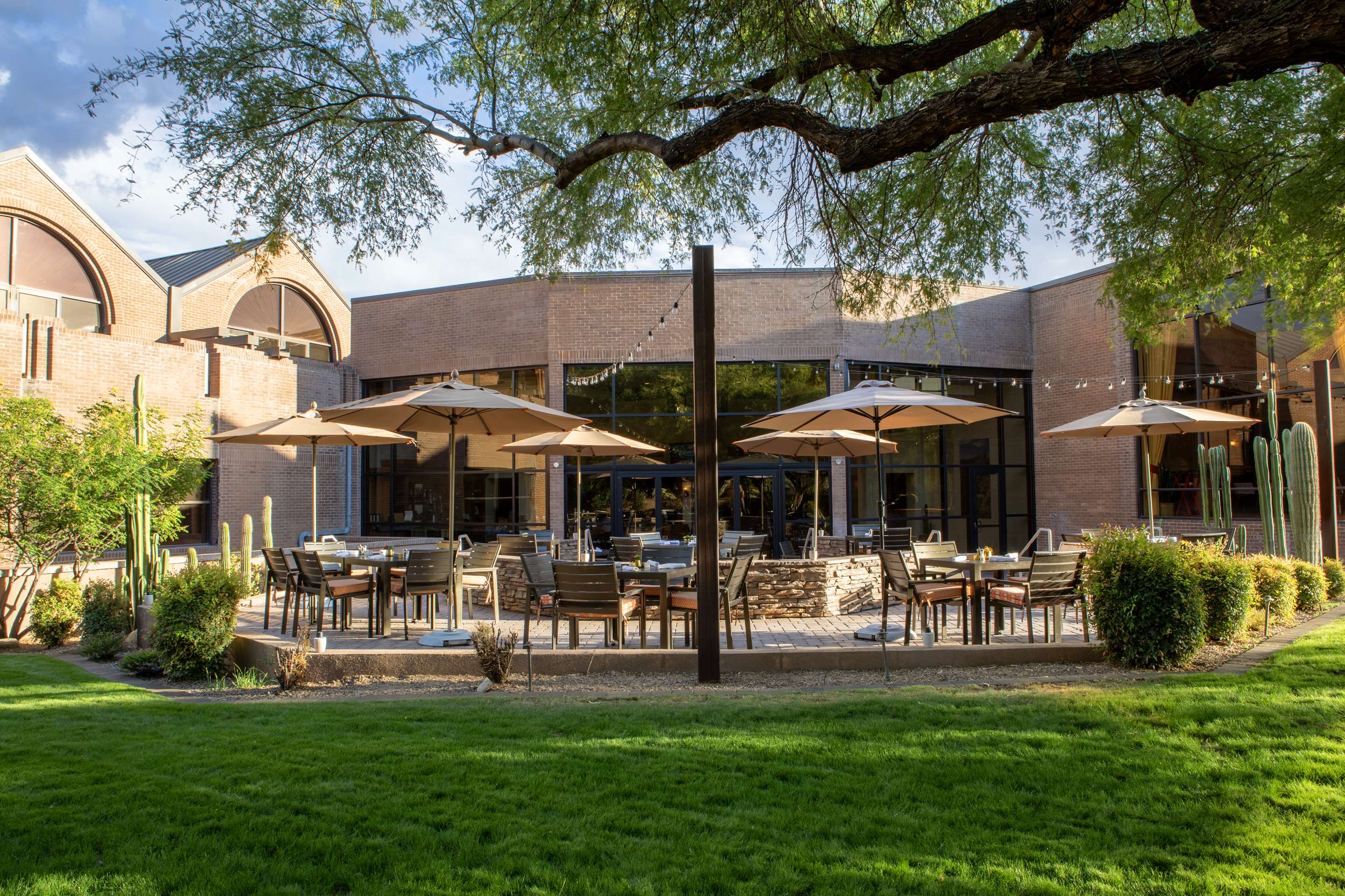 VentanaBar amp GrillPatio | The Lodge at Ventana Canyon