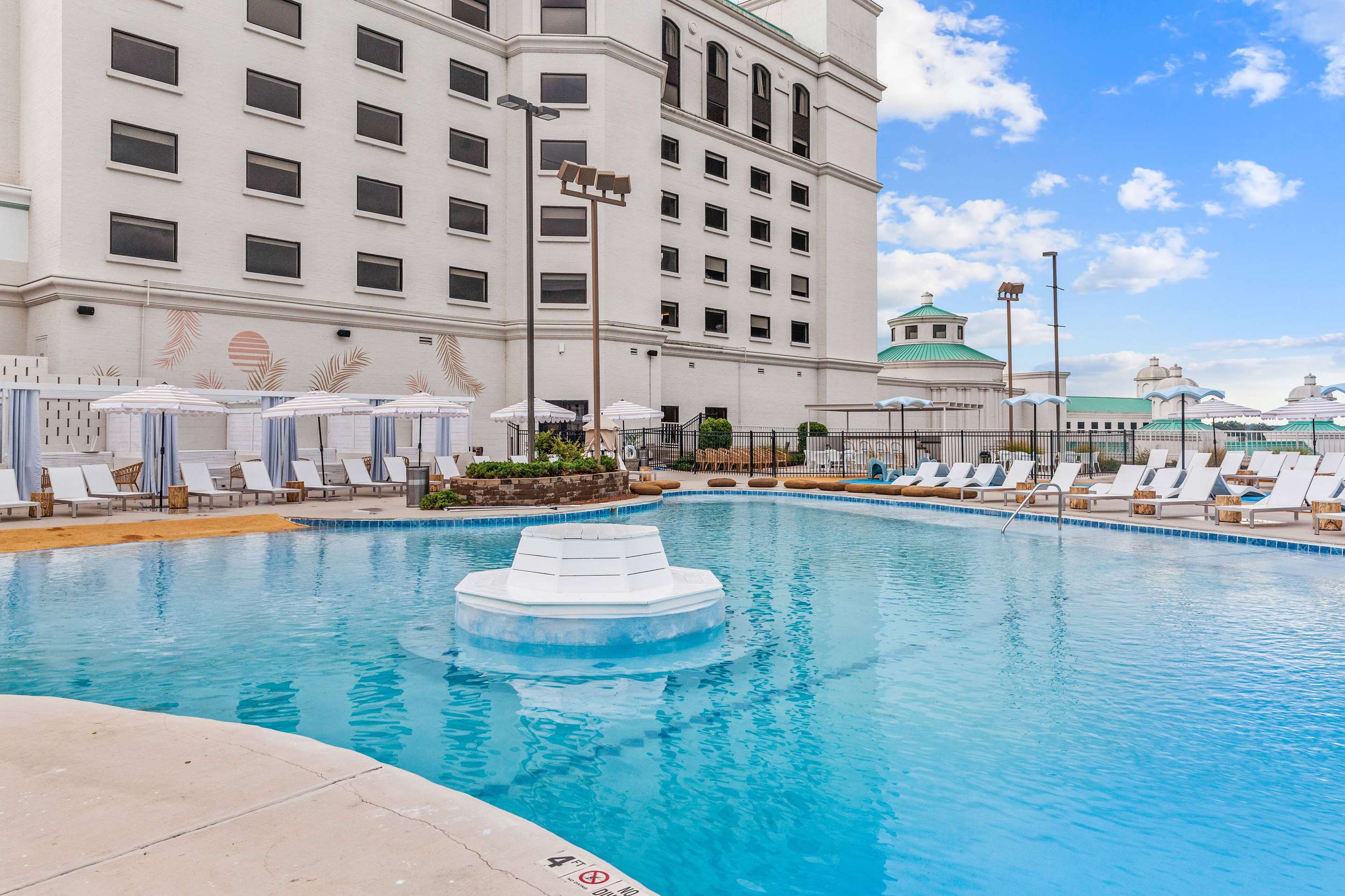 Pool | Mulberry, a Wyndham Hotel