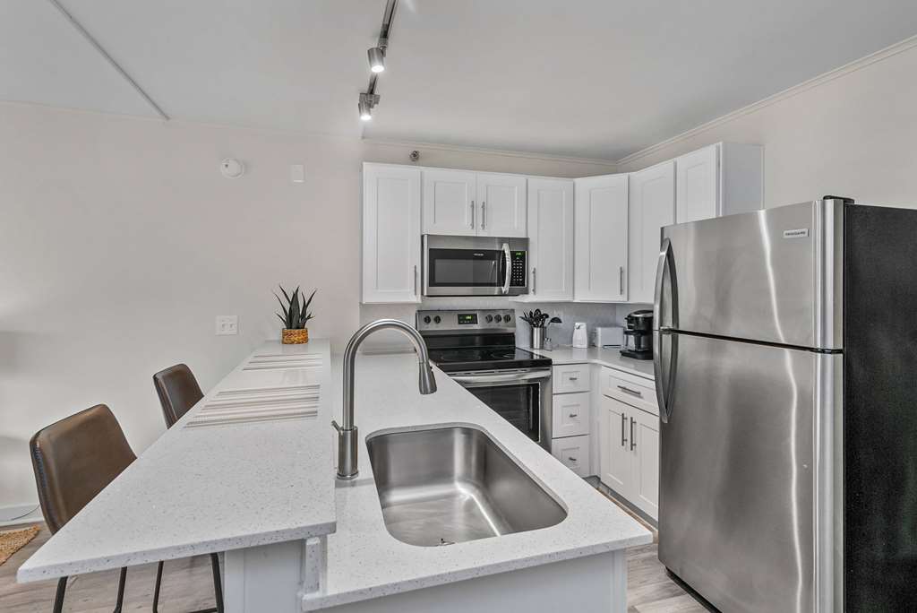 MULBERRY, A WYNDHAM HOTEL-guestroom-Guest Room,Suite,On-Site.jpg