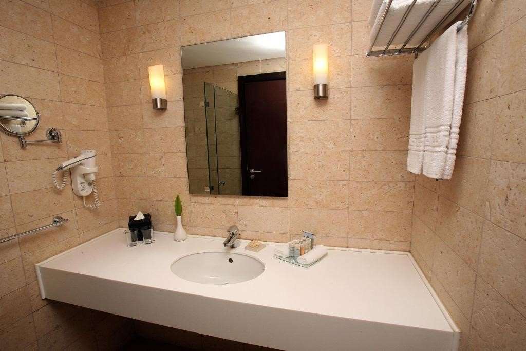 GRAND TALABAY RESORT-guestroom-Guest Room,Bathroom,On-Site.jpg