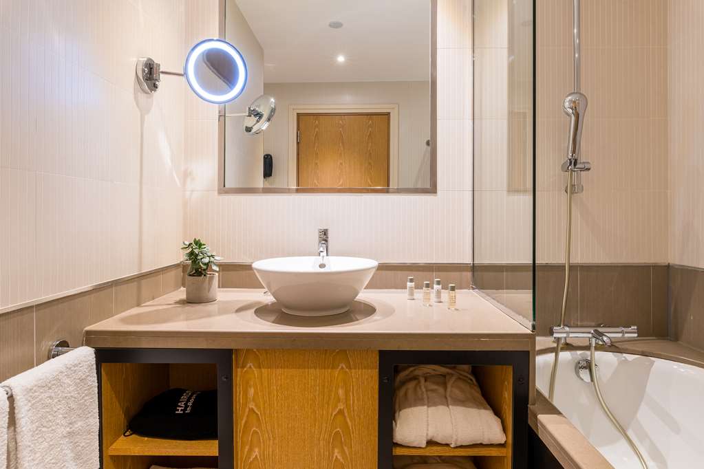 VILLA M MARSEILLE-guestroom-Guest Room,Bathroom,On-Site.jpg