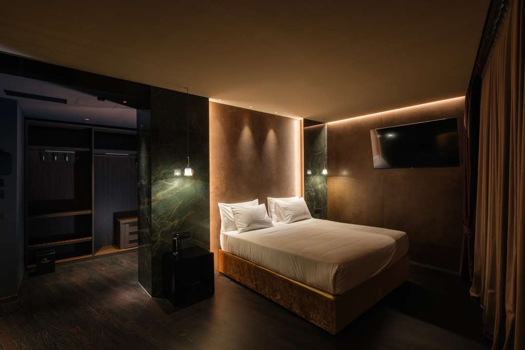 HOTEL TOURING FERRARA-guestroom-Guest Room,Suite,On-Site.jpg