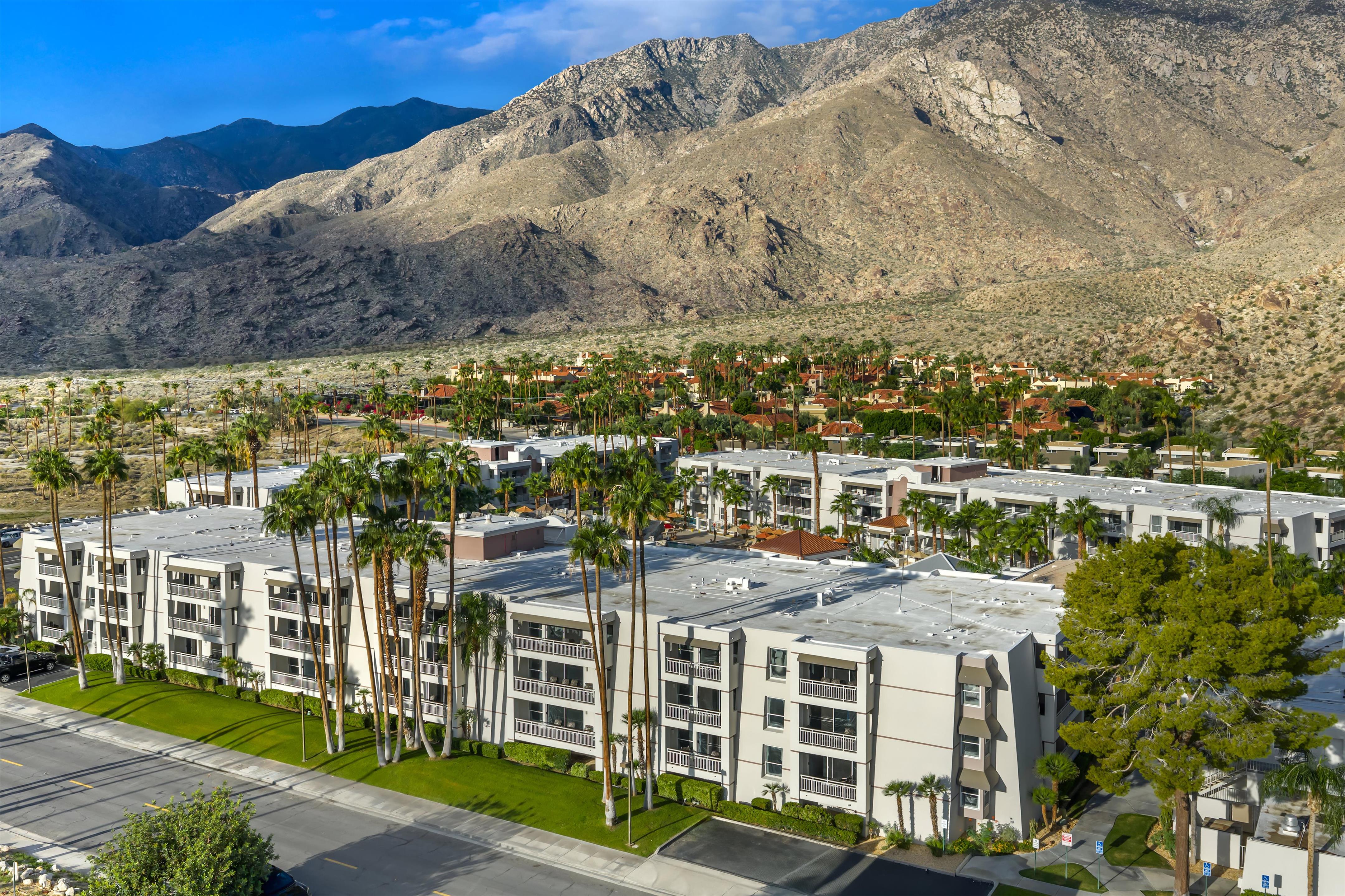 Exterior | Hilton Vacation Club Palm Canyon Palm Springs