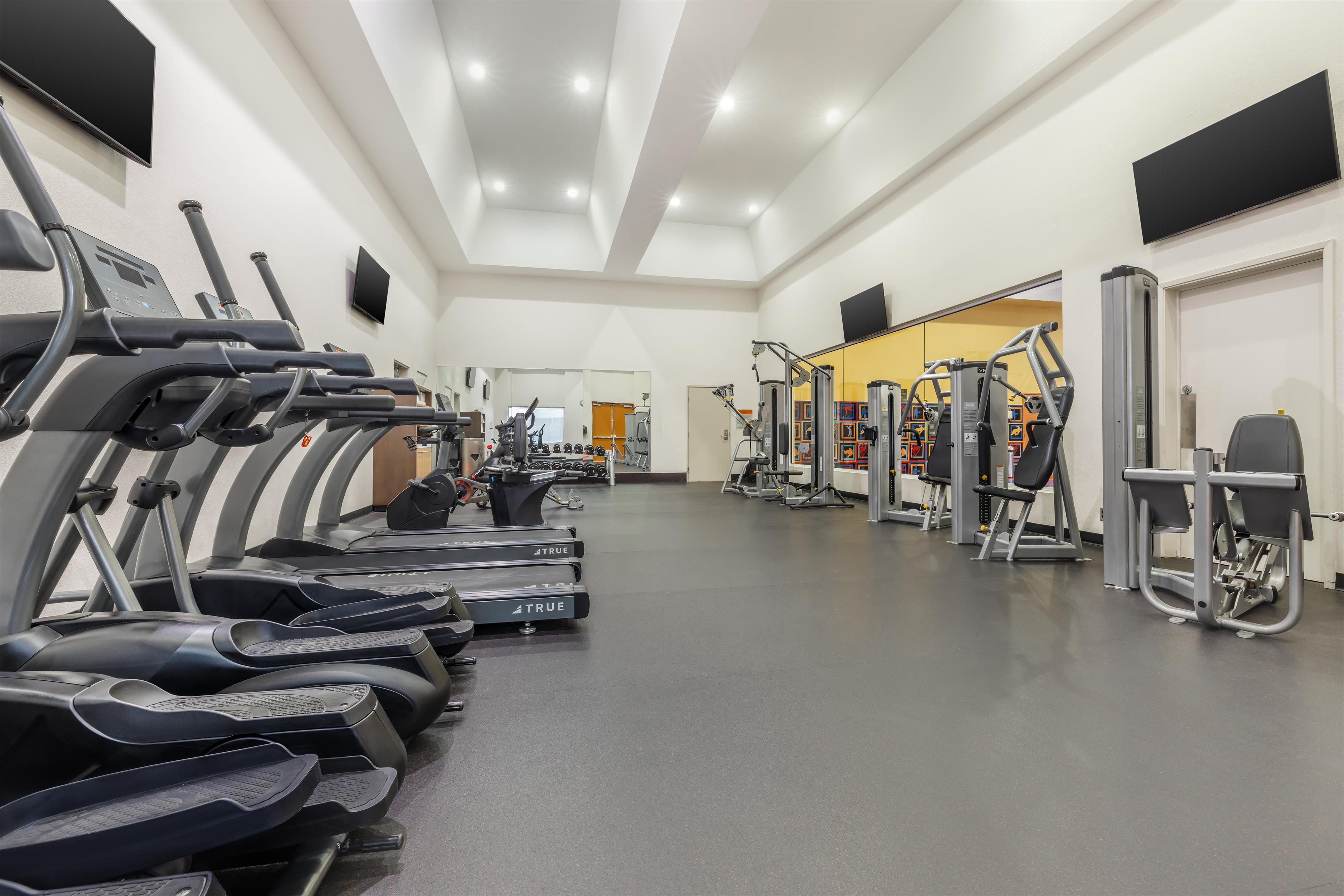 Health club fitness center gym | Hilton Vacation Club Palm Canyon Palm Springs