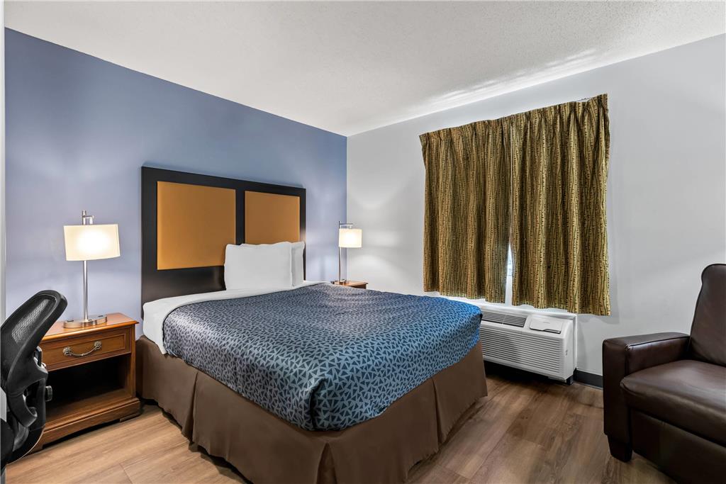 SUBURBAN STUDIOS BRENTWOOD - NASHVI-guestroom-Guest Room,On-Site.jpg