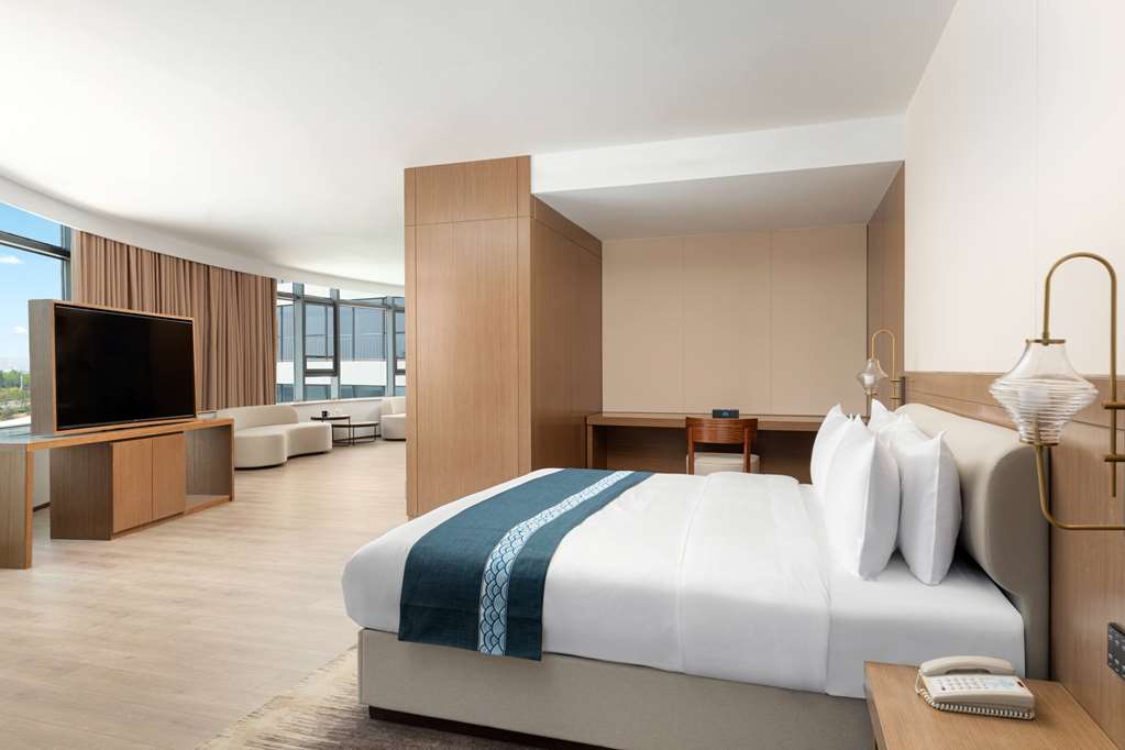 DAYS INN BY WYNDHAM LINYI YIHE NEW-guestroom-Guest Room,Suite,On-Site.jpg