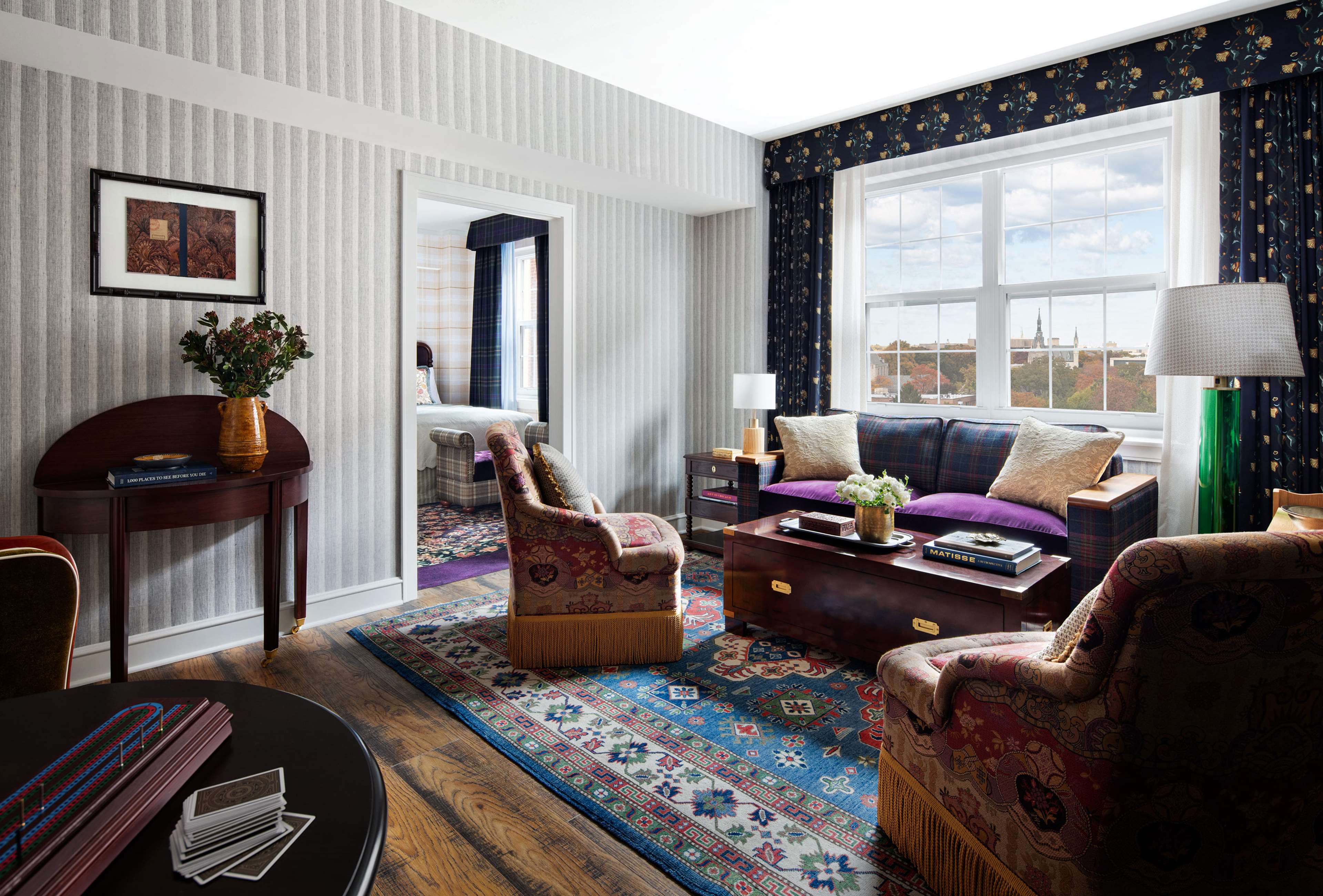 Graduate by Hilton Evanston Room Type - GRADUATE QUEEN SUITE