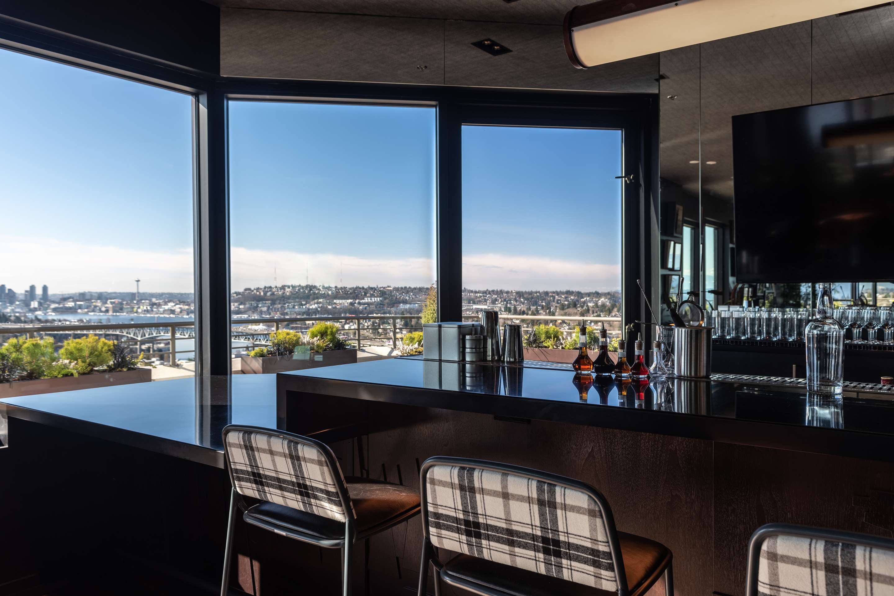 BarLounge | Graduate Seattle