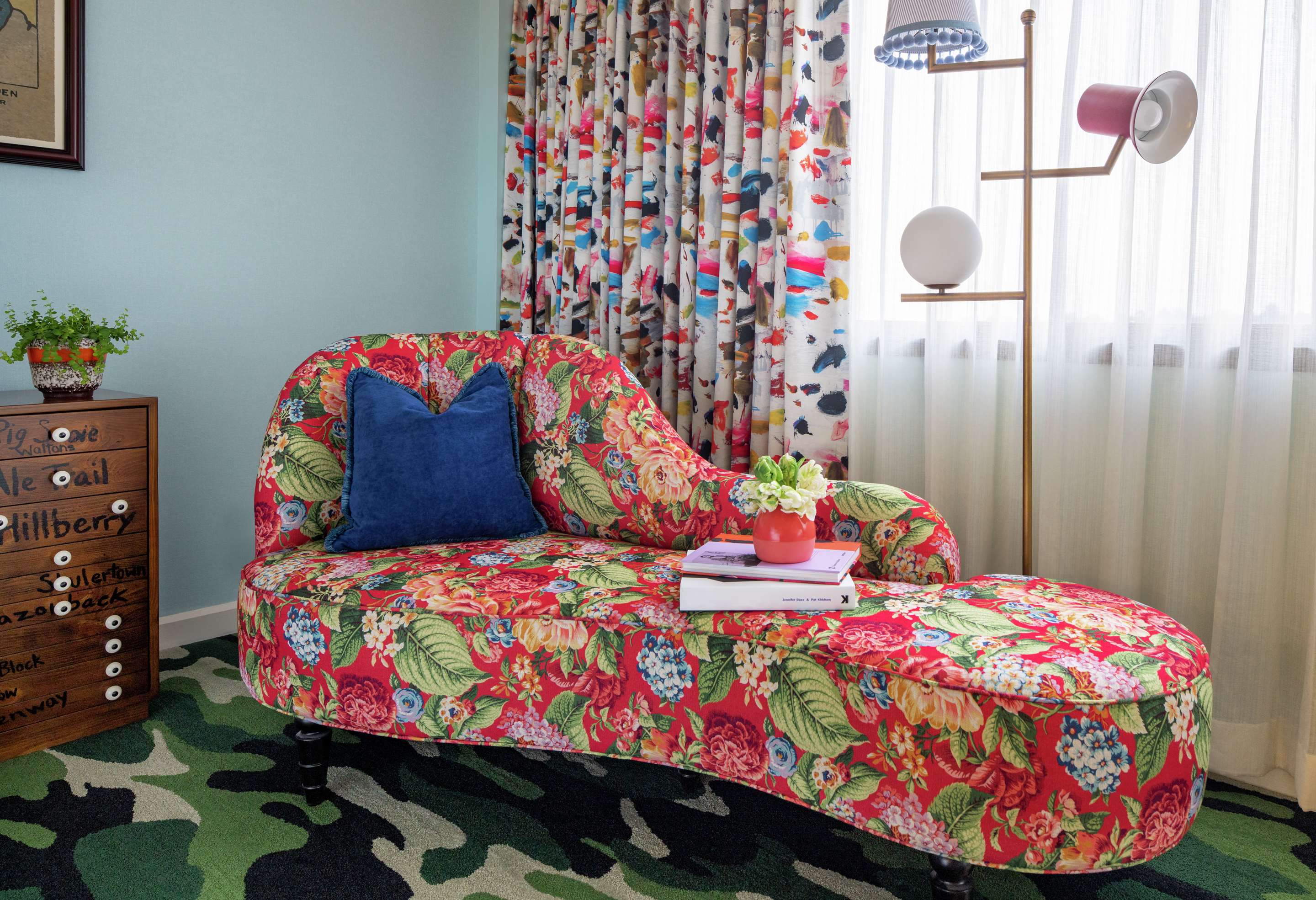 Guest room