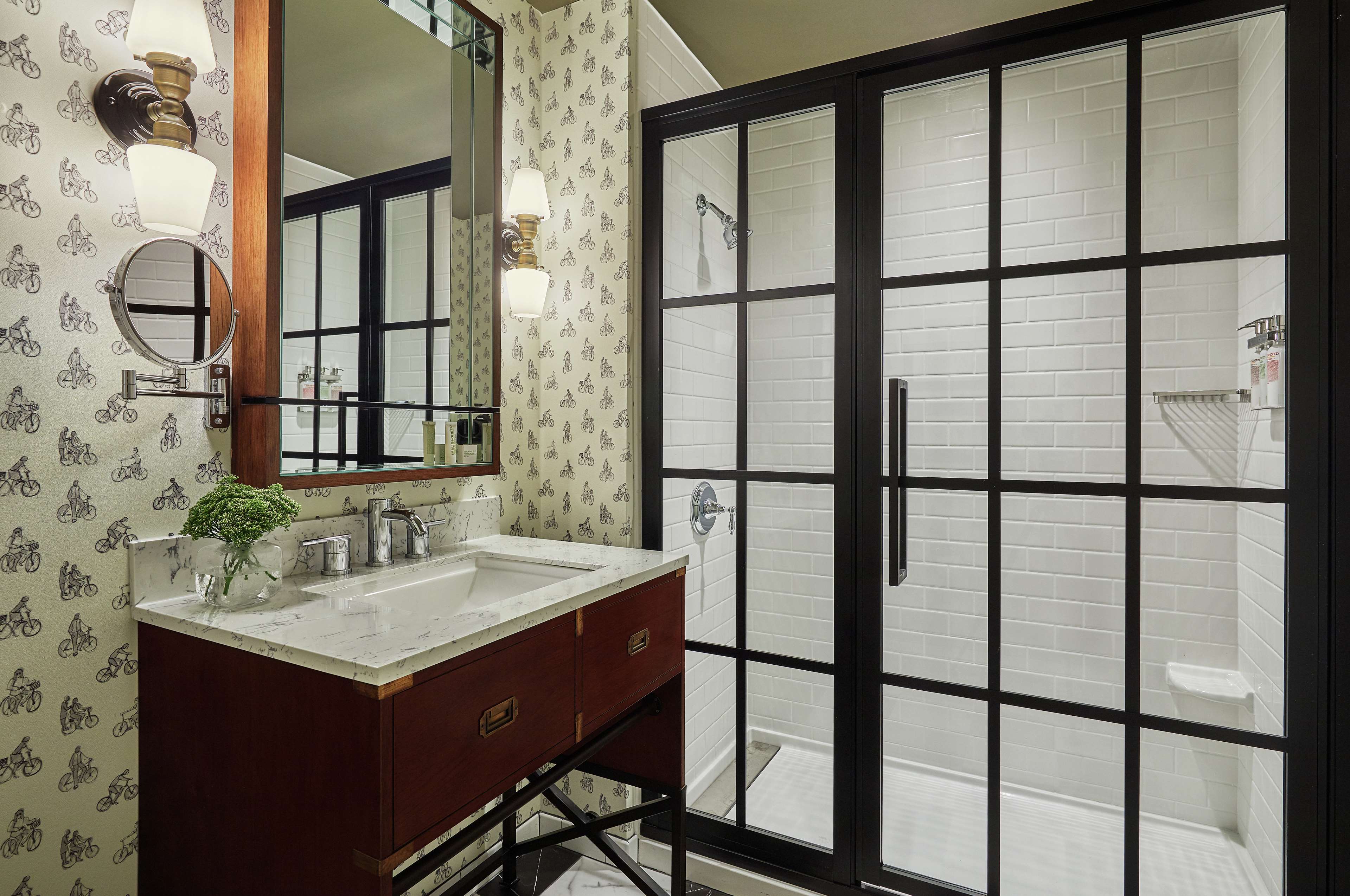 Graduate by Hilton Bloomington Room Type - GRADUATE QN QN HEARING ACC