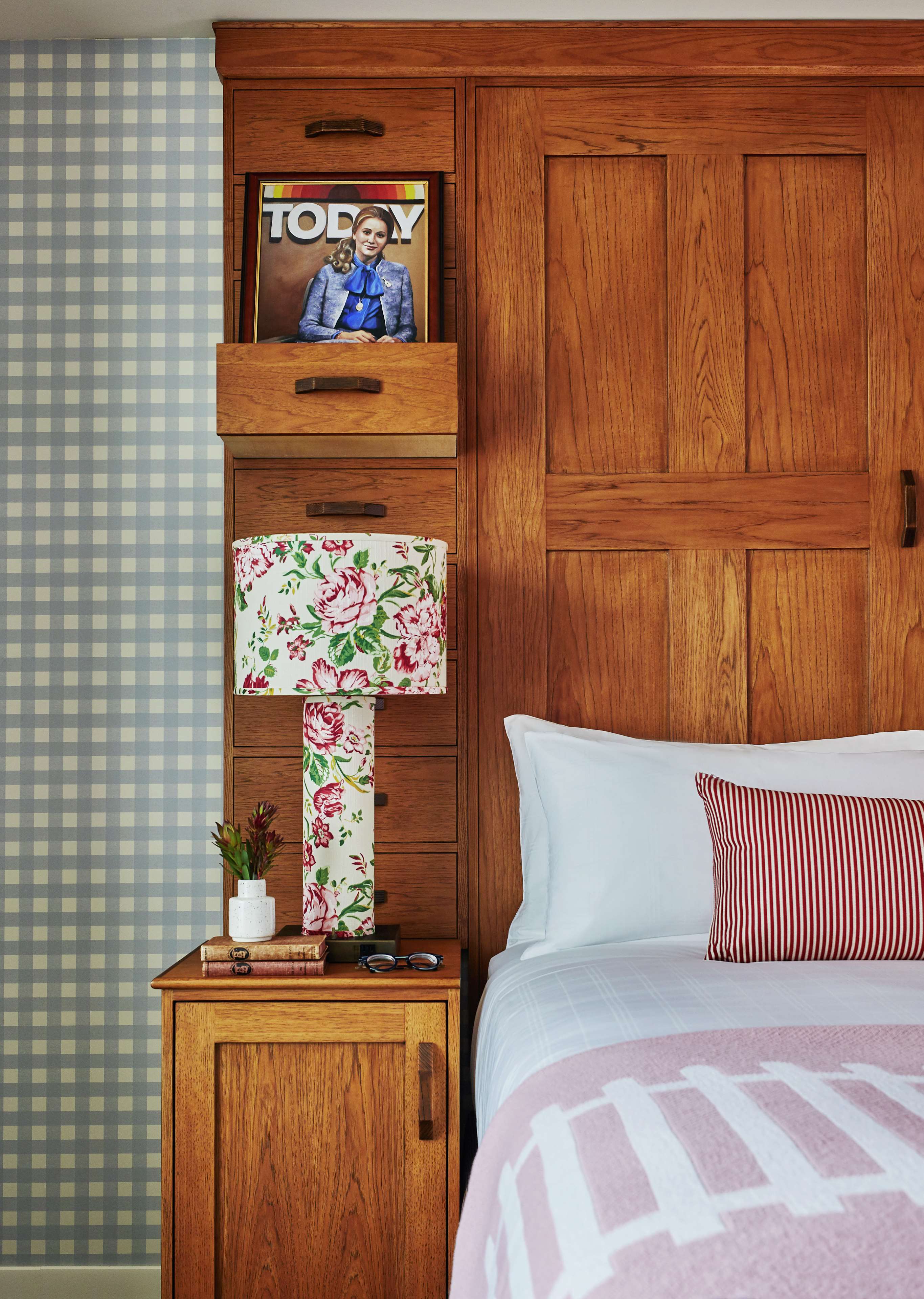 Graduate by Hilton Bloomington Room Type - GRADUATE KING OVERSIZED