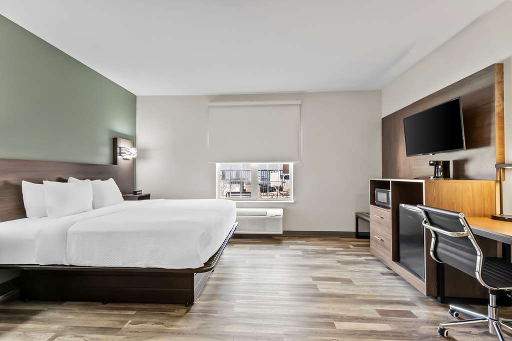 QUALITY INN AND SUITES  COLUMBIA HA-guestroom-Guest Room,On-Site.jpg