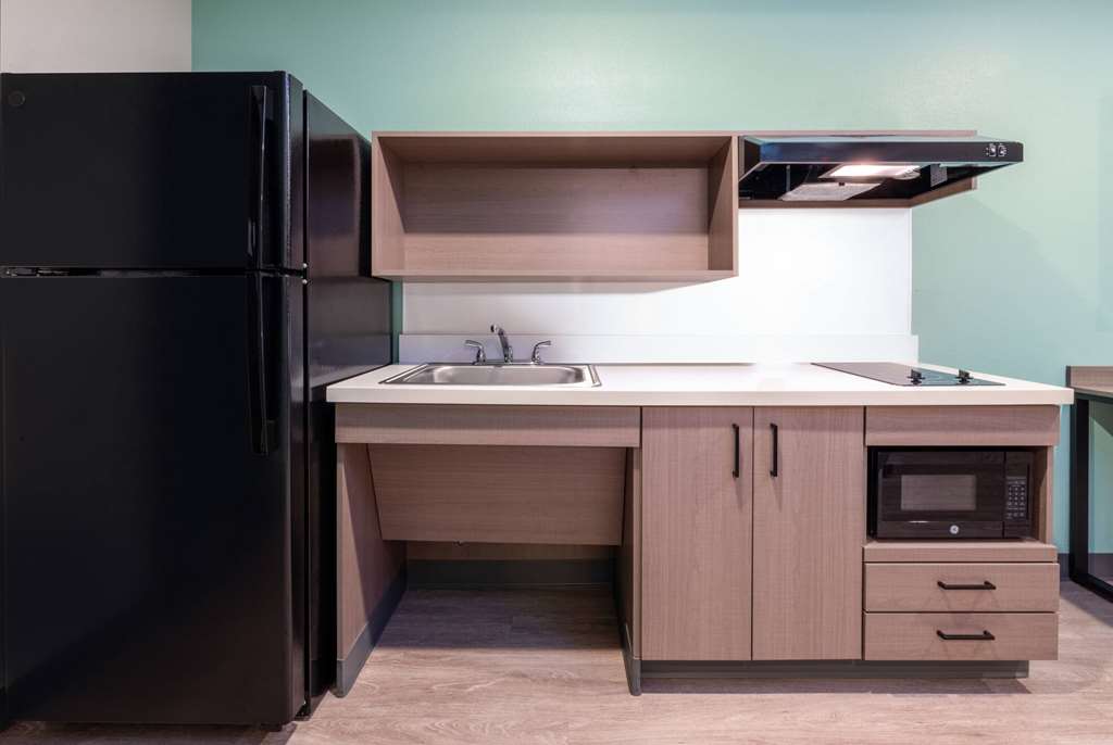 ECHO SUITES EXTENDED STAY BY WYNDHA-guestroom-Guest Room,On-Site.jpg