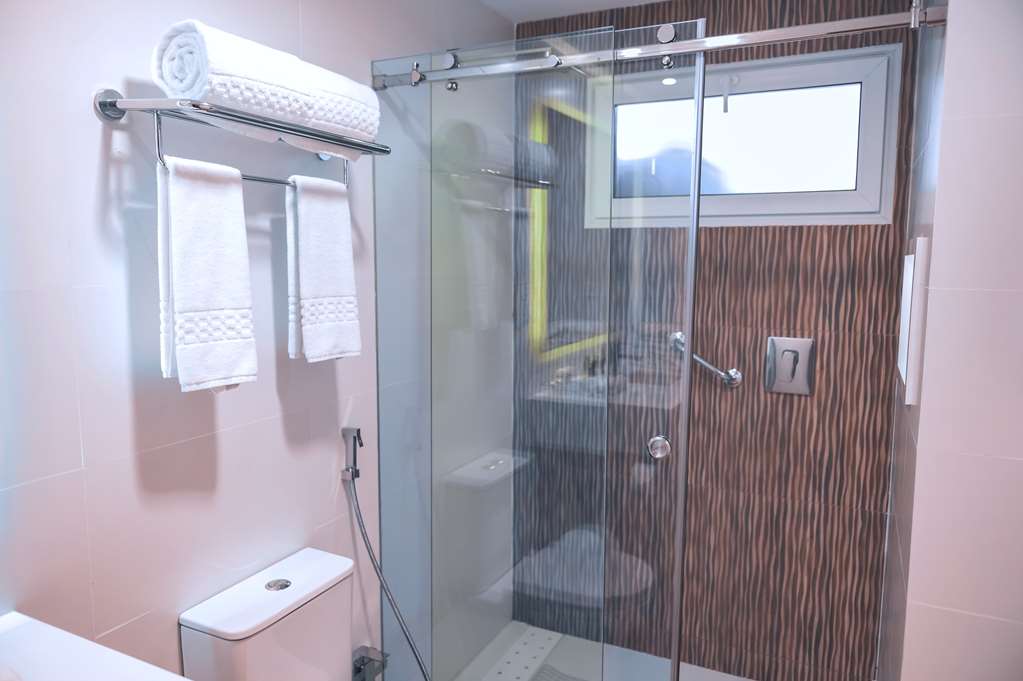 HOTEL CORTEZ-guestroom-Guest Room,On-Site.jpg