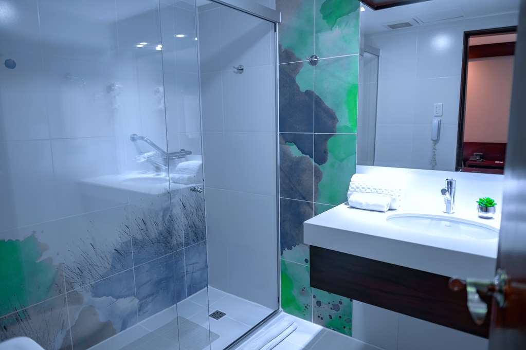 HOTEL CORTEZ-guestroom-Guest Room,Bathroom,On-Site.jpg