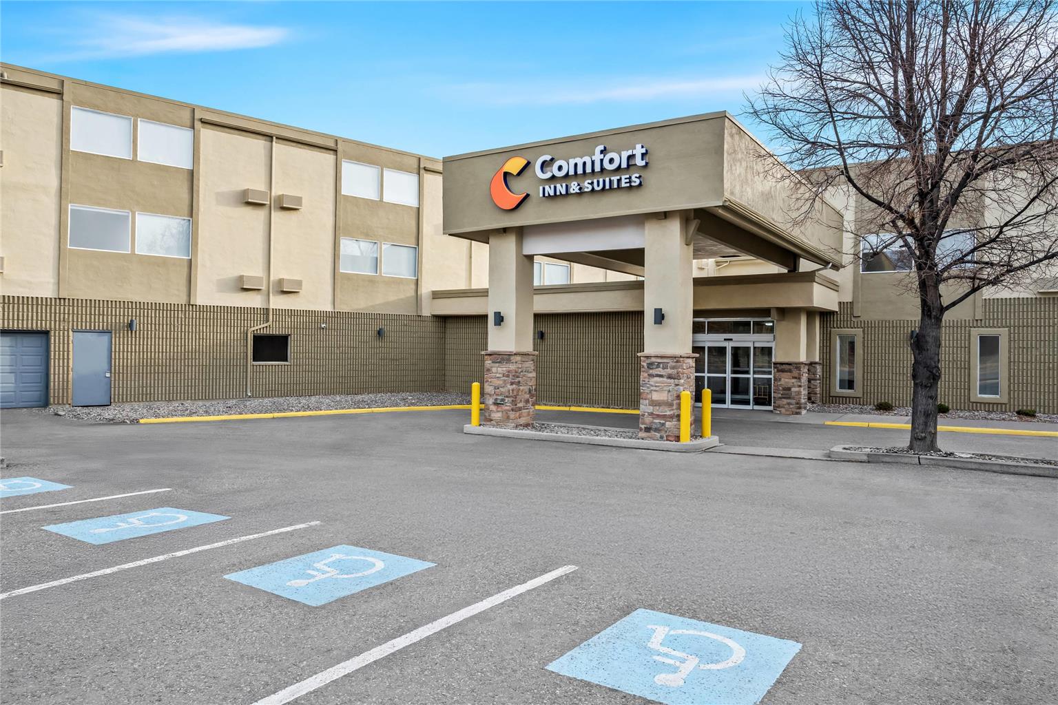 Yellowstone Park Inn and Suites