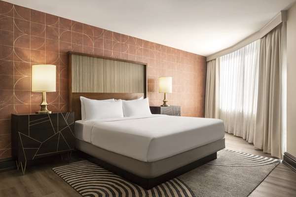 2 ROOM SUITE 1 KING BED W/ SOFABED