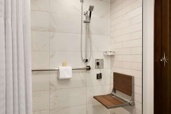 1 KING BED MOBILITY/HEARING ACCESS RI-SHOWER