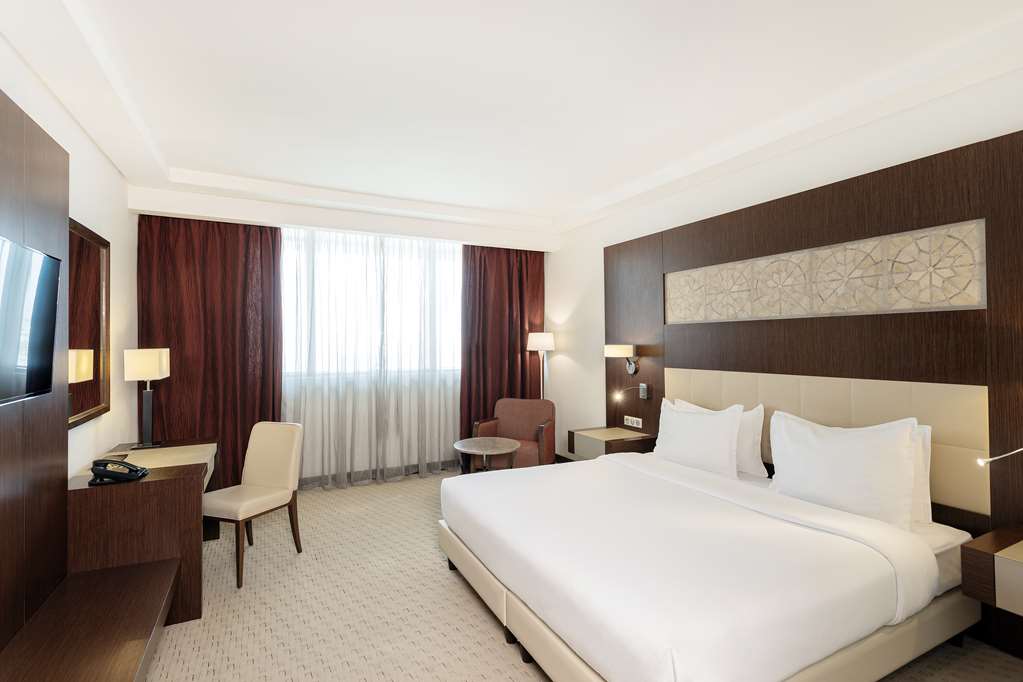 RADISSON BLU HOTEL AND CONVENTION C-guestroom-Guest Room,On-Site.jpg