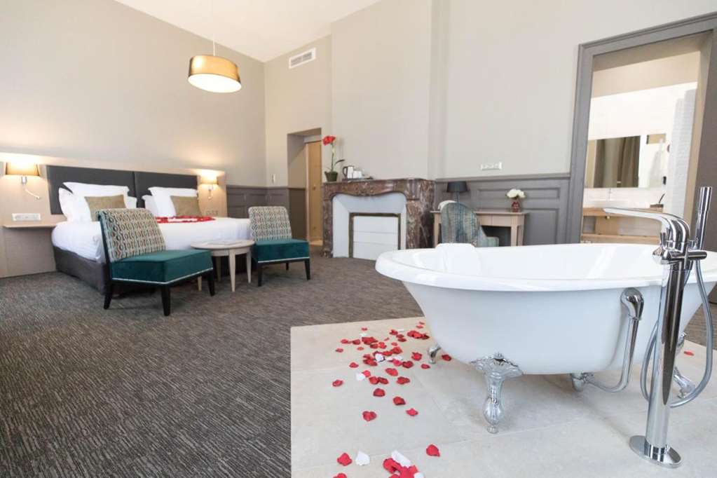 HOTEL MAROTTE-guestroom-Guest Room,On-Site.jpg
