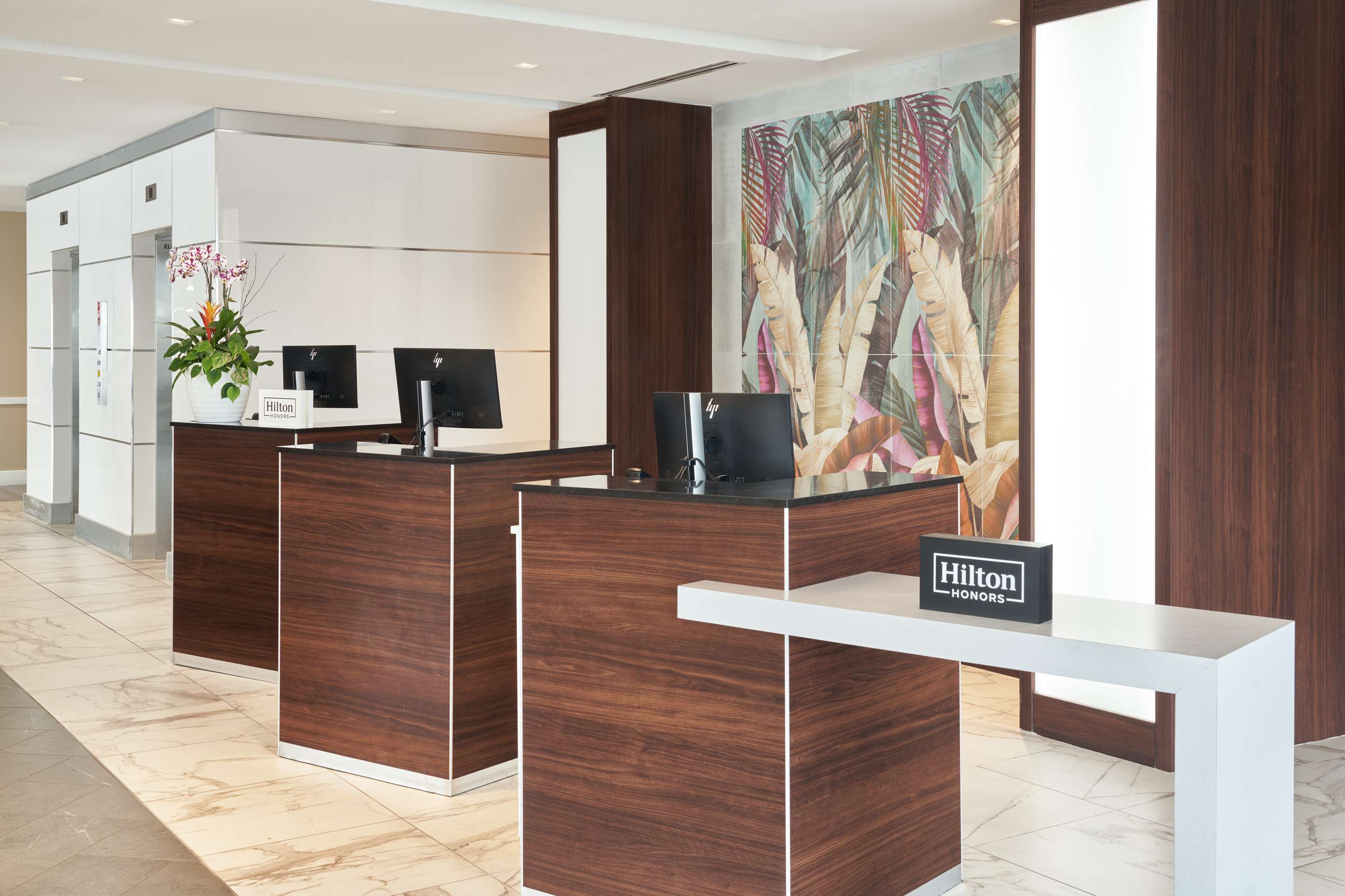 Reception | DoubleTree by Hilton Miami North I-95, FL
