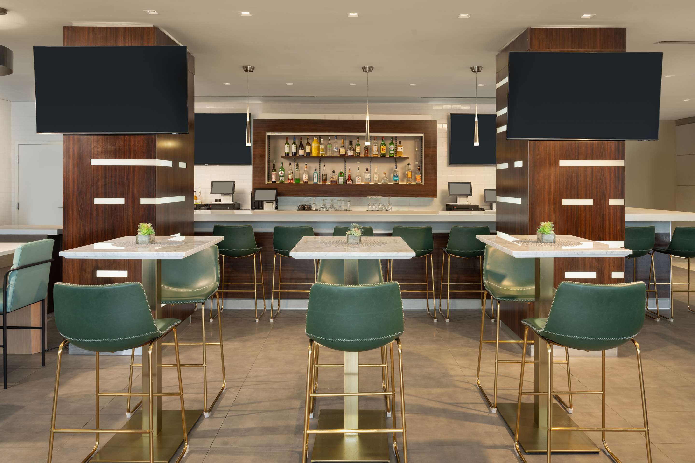 Restaurant | DoubleTree by Hilton Miami North I-95, FL