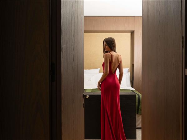 JUNIOR SUITE with 1 king Bed
