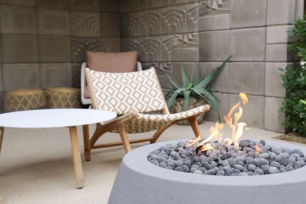 CITRUS CLUB FIREPIT - 2 QUEENS