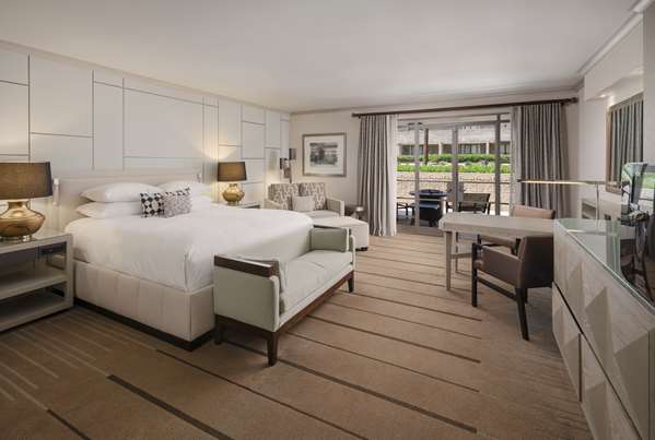RESORT ROOM - PATIO FIREPIT - ONE KING BED