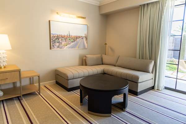 PREMIER FIREPIT SUITE - ONE KING BED