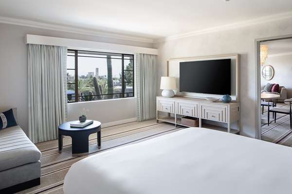 SKY STONE SUITE - ONE KING BED
