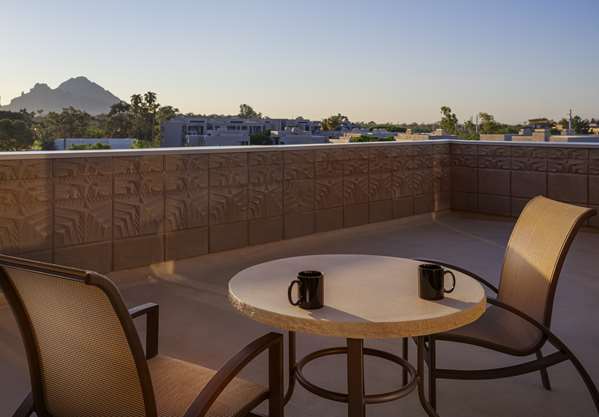 ONE BEDROOM SUITE ONE KING