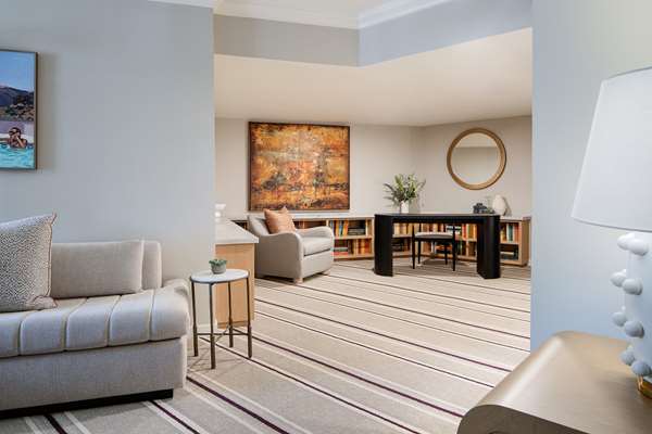 PREMIER VIEW SUITE - ONE KING BED