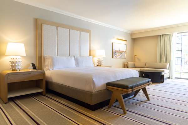 PREMIER FIREPIT SUITE - ONE KING BED