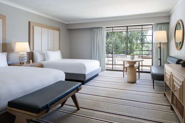 PREMIER VIEW SUITE - ONE KING BED