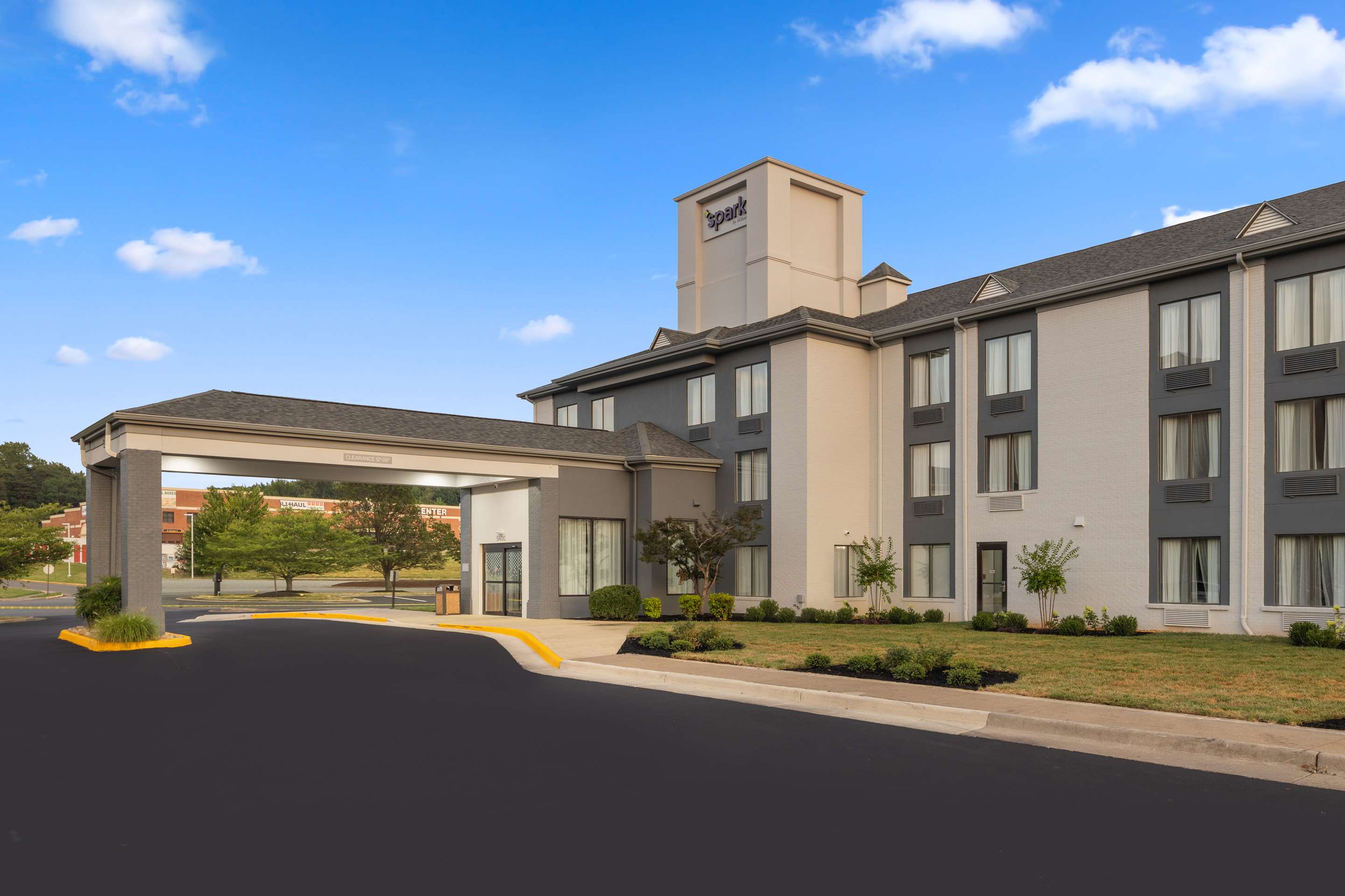 Exterior | Spark by Hilton Fredericksburg Southpoint