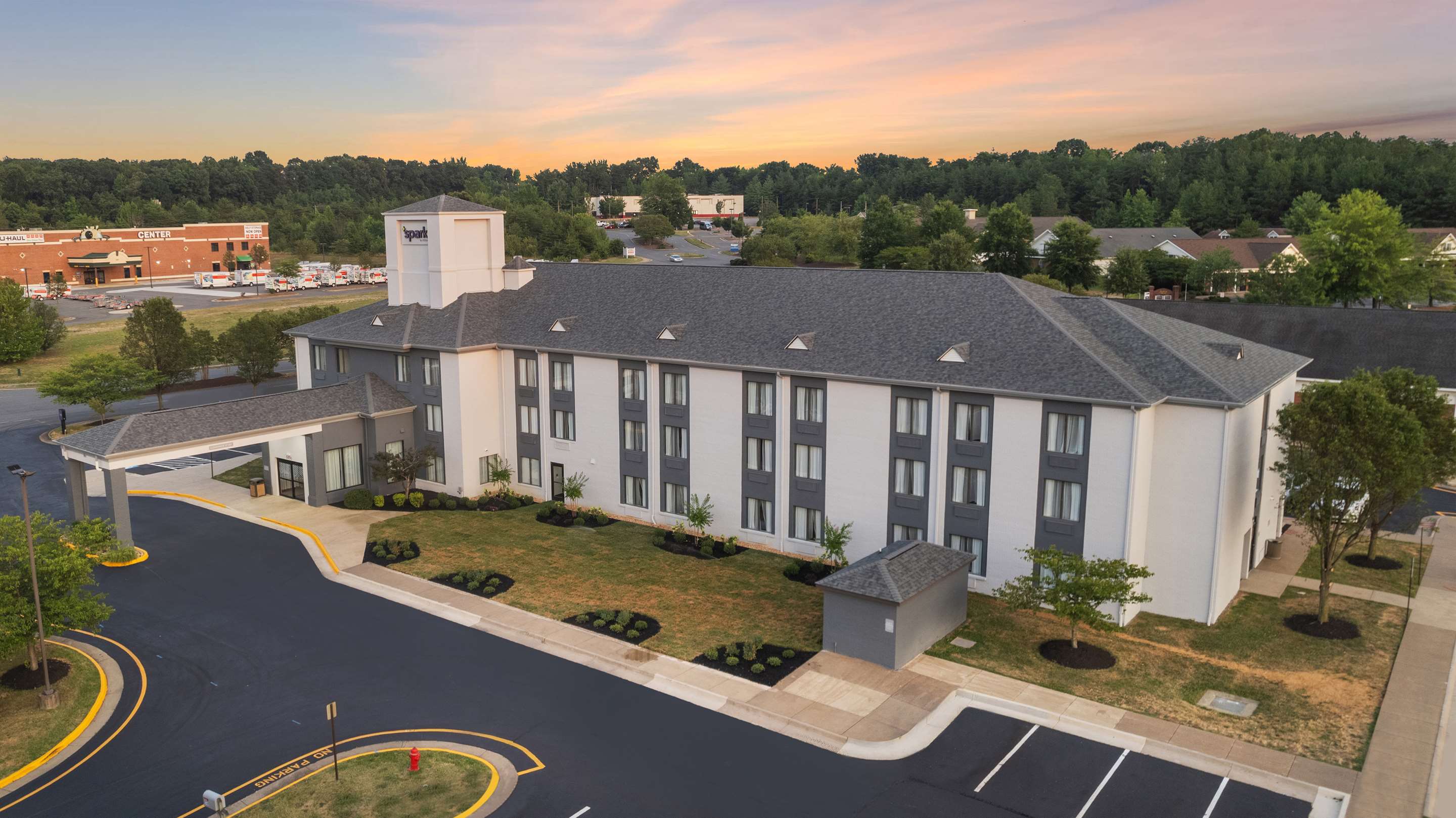 Exterior | Spark by Hilton Fredericksburg Southpoint