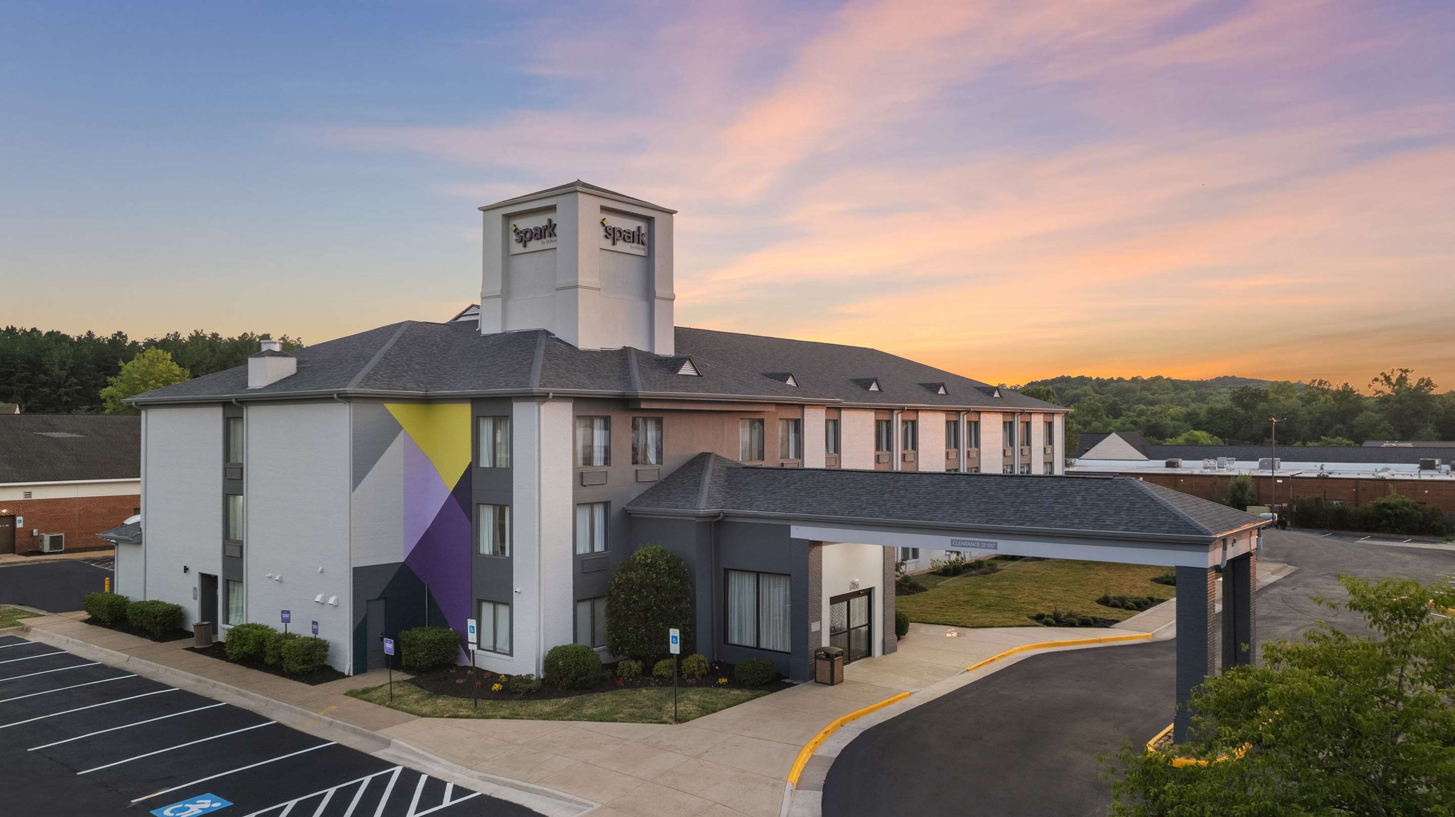 Exterior | Spark by Hilton Fredericksburg Southpoint